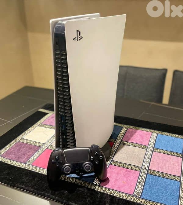 PS5  750 Gb Very Clean + CD GTA 5 for free 2