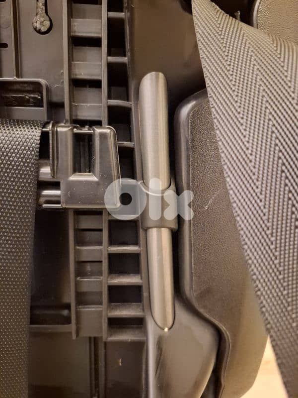 Britax Pinnacle ClickTight Harness-2-Booster Car Seat  /5$delivery 12