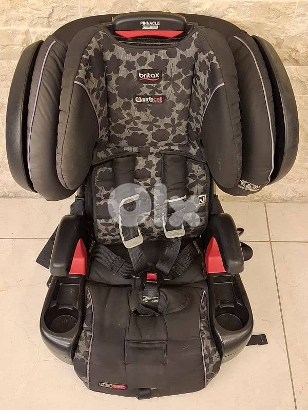 Britax Pinnacle ClickTight Harness-2-Booster Car Seat  /5$delivery 15