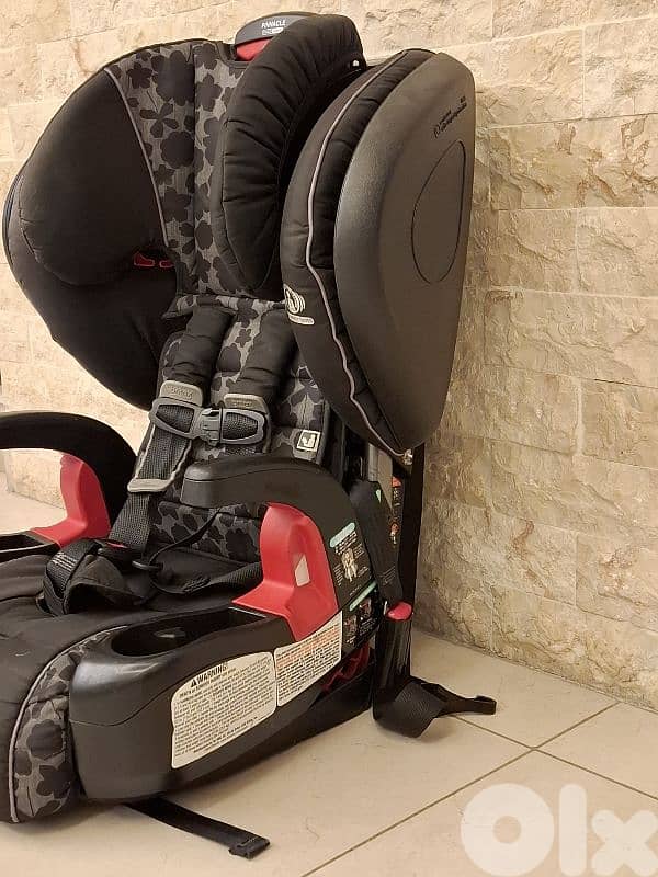 Britax Pinnacle ClickTight Harness-2-Booster Car Seat  /5$delivery 17