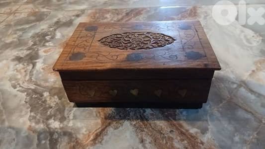 صندوق خشب حفر يدوي