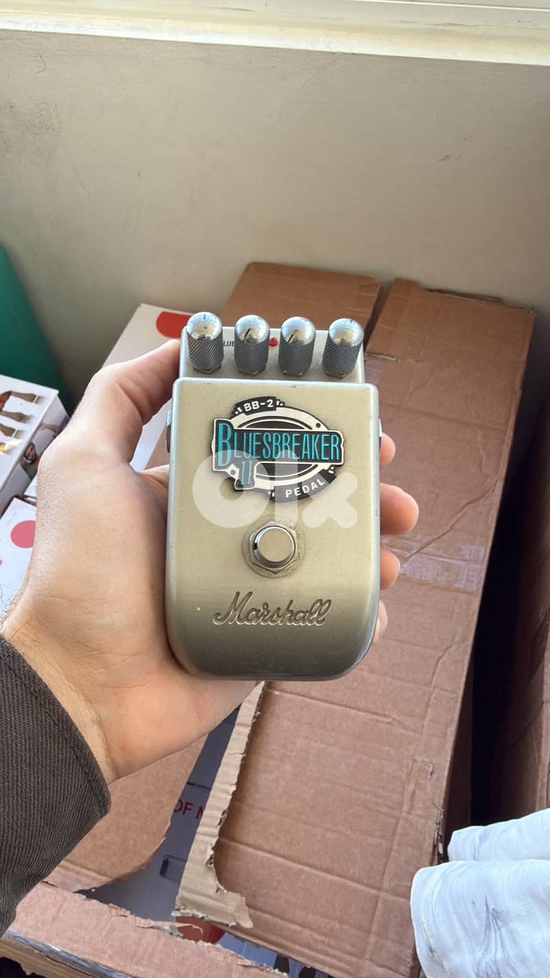 Epiphone Les Paul 100 Black Electric Guitar + Line 6 Spider V30 Amp 3