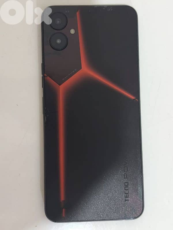 Tecno Pova 4 128/8+5 قزازة مكسورة بس شغال طبيعي 2
