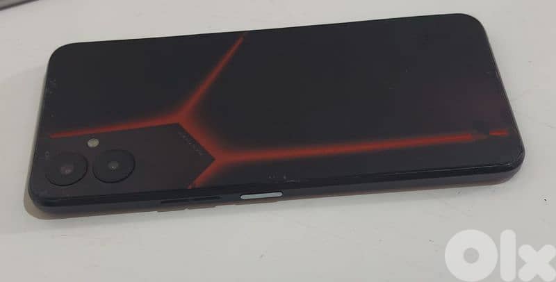 Tecno Pova 4 128/8+5 قزازة مكسورة بس شغال طبيعي 3