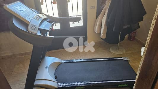 Meili Heavy-Duty Treadmill – 200kg Capacity – Like New/Barely Used