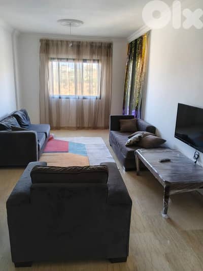 شقة مفروشة بالكامل منطقة خلدة اطلالة بحر ٣نوم صالون وسفرة