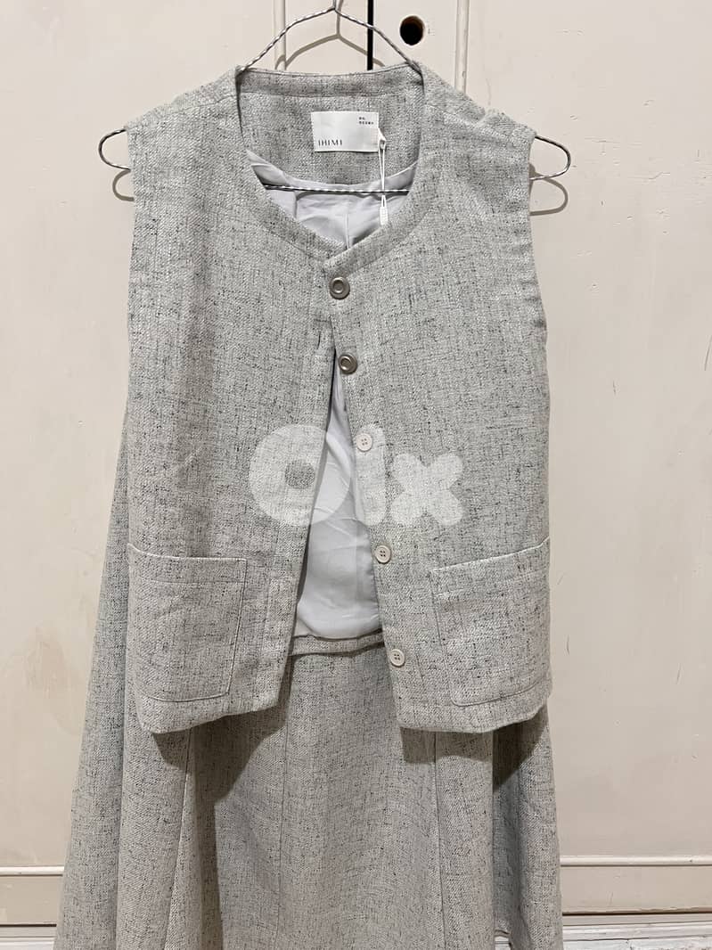 طقم تنورة شتوية + بليزر حفر تقيل وماركة فخمة. 6