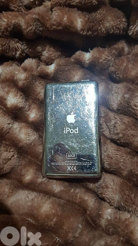 iPod Classic 5th Gen – 30GB (Video Model) 1