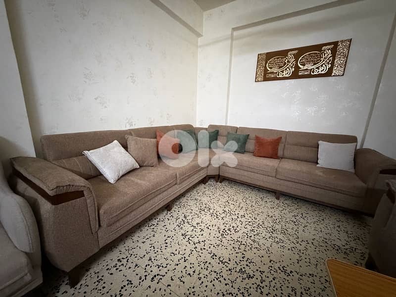 1200$ طقمين صالون للبيع جديد مستعمل ٣ ايام 2