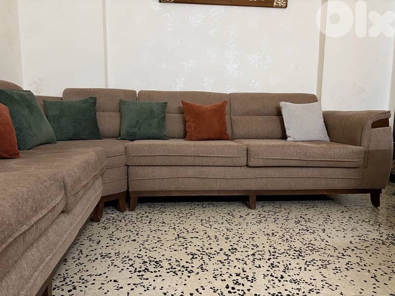 1200$ طقمين صالون للبيع جديد مستعمل ٣ ايام 3