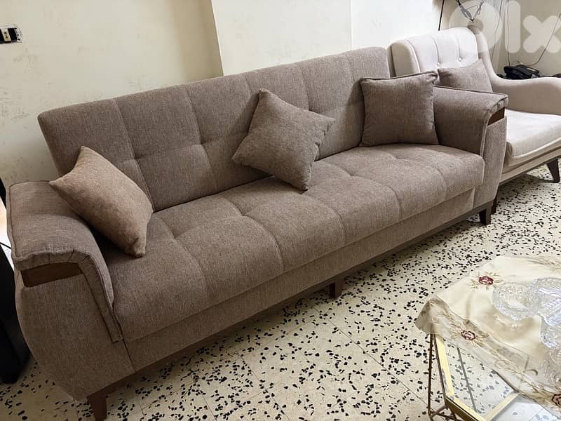 1200$ طقمين صالون للبيع جديد مستعمل ٣ ايام 4