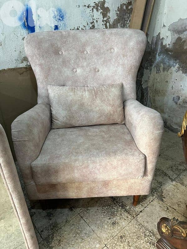 طقم كنبايات شغل توصاية خشب بوندي اسفنج إكسترا مع طاولة شبه جديد 5