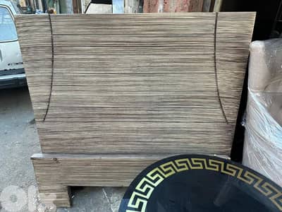 تخت مفرد ونص 120 سم مع فرشة شبه جديد