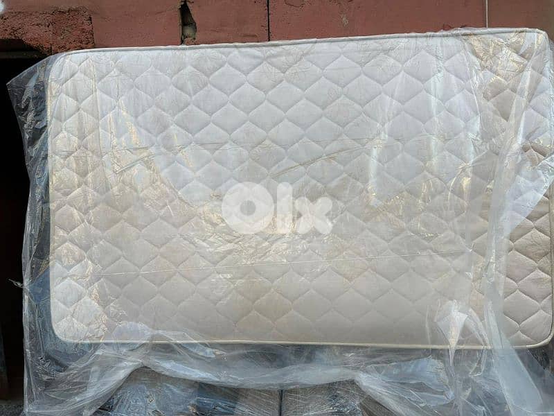 تخت 120 سم مع فرشة كتير نظاف وجداد 1