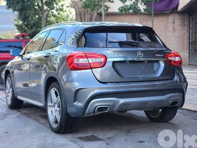 2017 Mercedes GLA 250 4Matic AMG-line (CLEAN CARFAX)