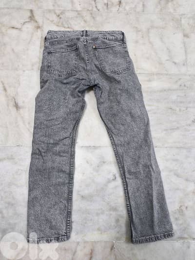 بناطلين جينز مستعمل ماركة عمر ٩ ١٠