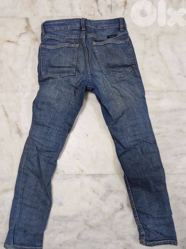 بناطلين جينز مستعمل ماركة عمر ٩ ١٠ 2