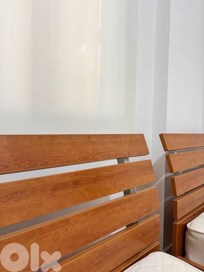 beds/matresses/bedside table