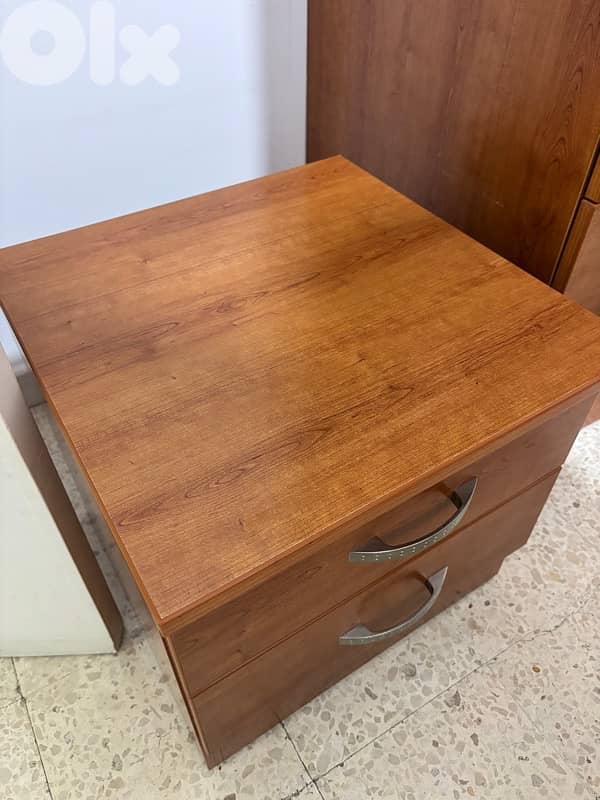 beds/matresses/bedside table 3