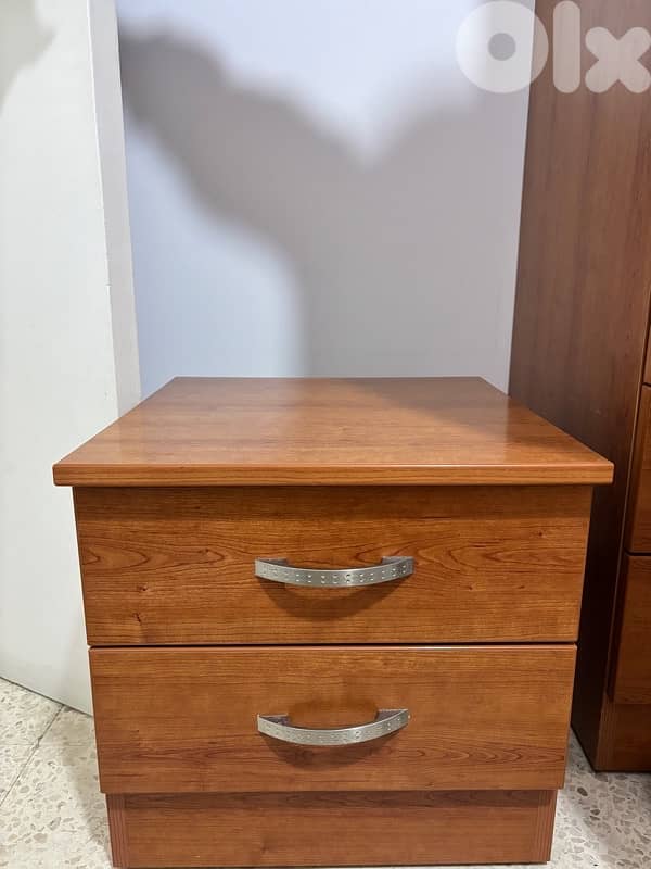 beds/matresses/bedside table 4