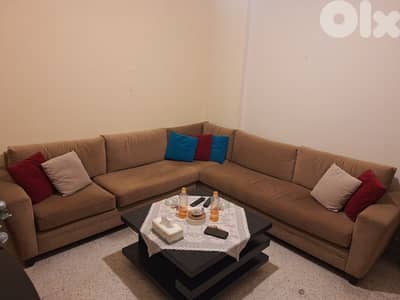 غرفة جلوس للبيع - living room corner