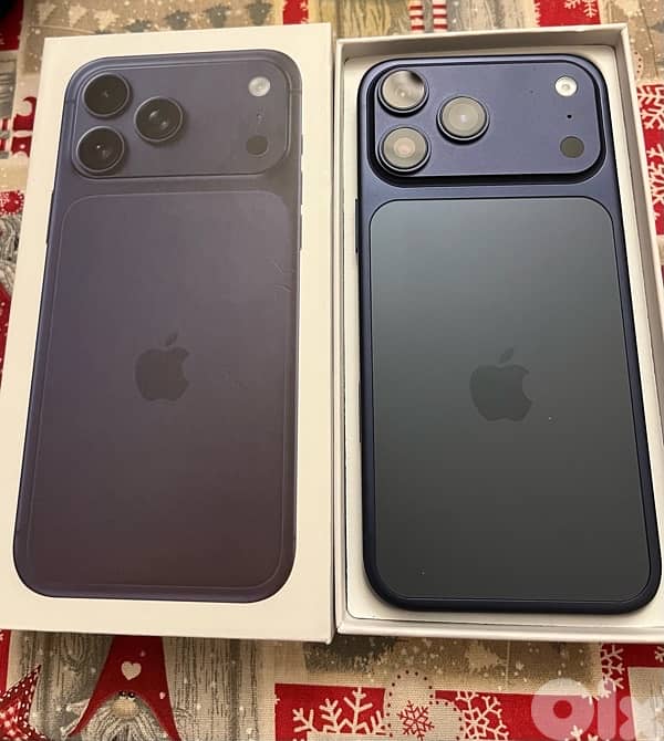 IPHONE 17 PRO MAX WITH NEW EARPHONES 4