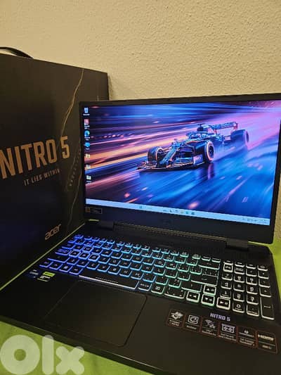 in box acer nitro 5 used 77hrs corr i7 12th Gen