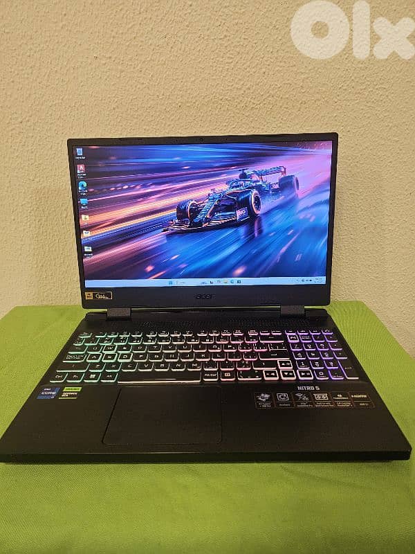 in box acer nitro 5 used 77hrs corr i7 12th Gen 4