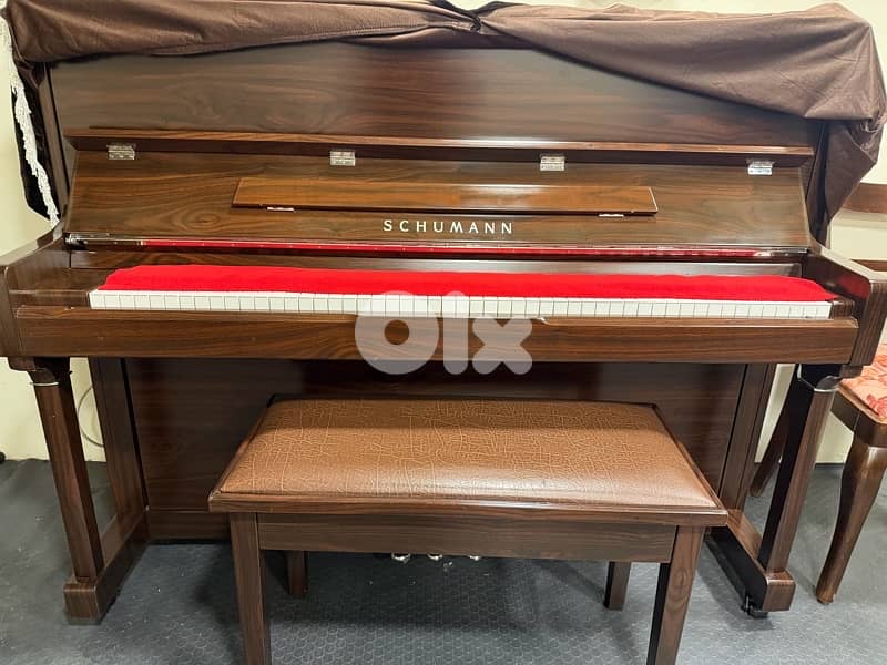 schumann piano almost new 1
