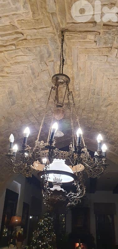 Traditional Antique Chandelier 1