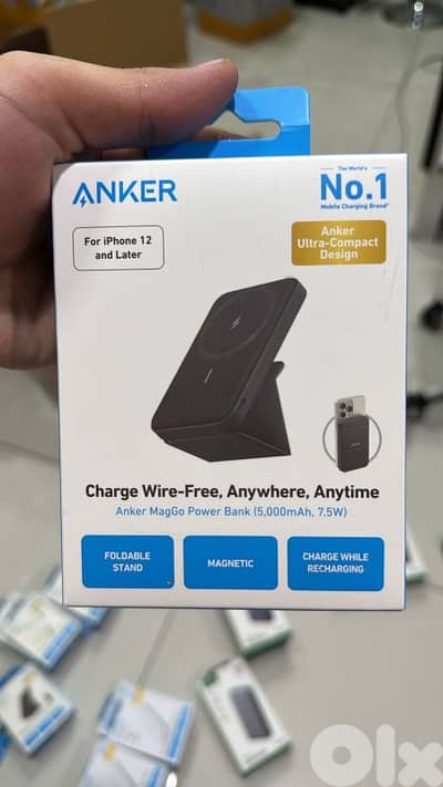 Anker 622 MagGo power bank (5,000mah,7.5w) with foldable stand