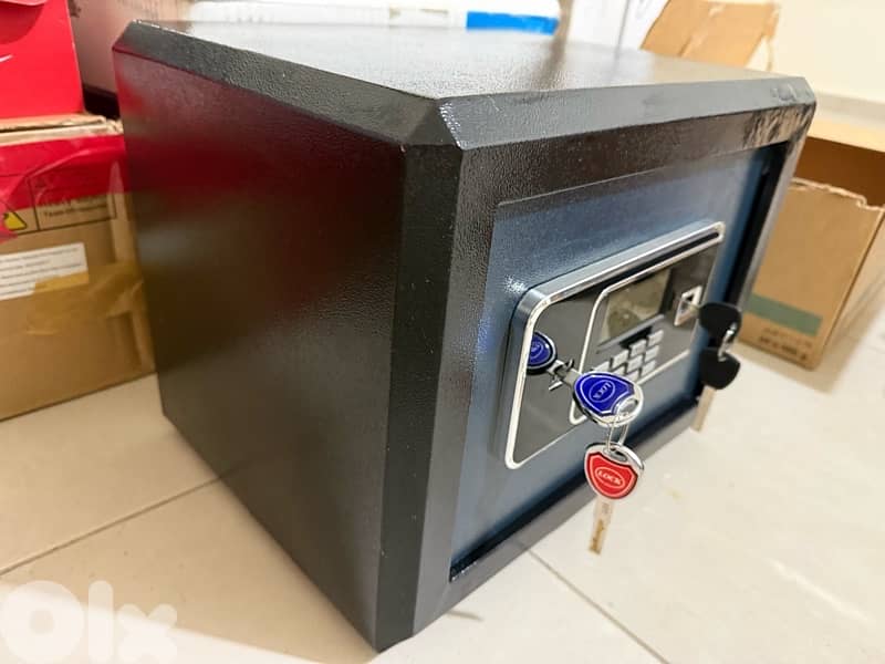 For Sale: Heavy-Duty Digital Safe box 2
