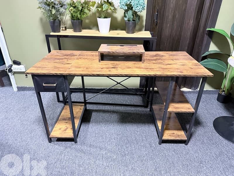 desk computer - مكتب لقطة 2