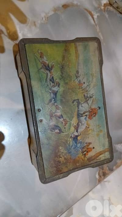 صندوق حديد بريطاني انتيك