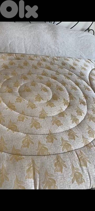 للبيع فرشه تخت 1