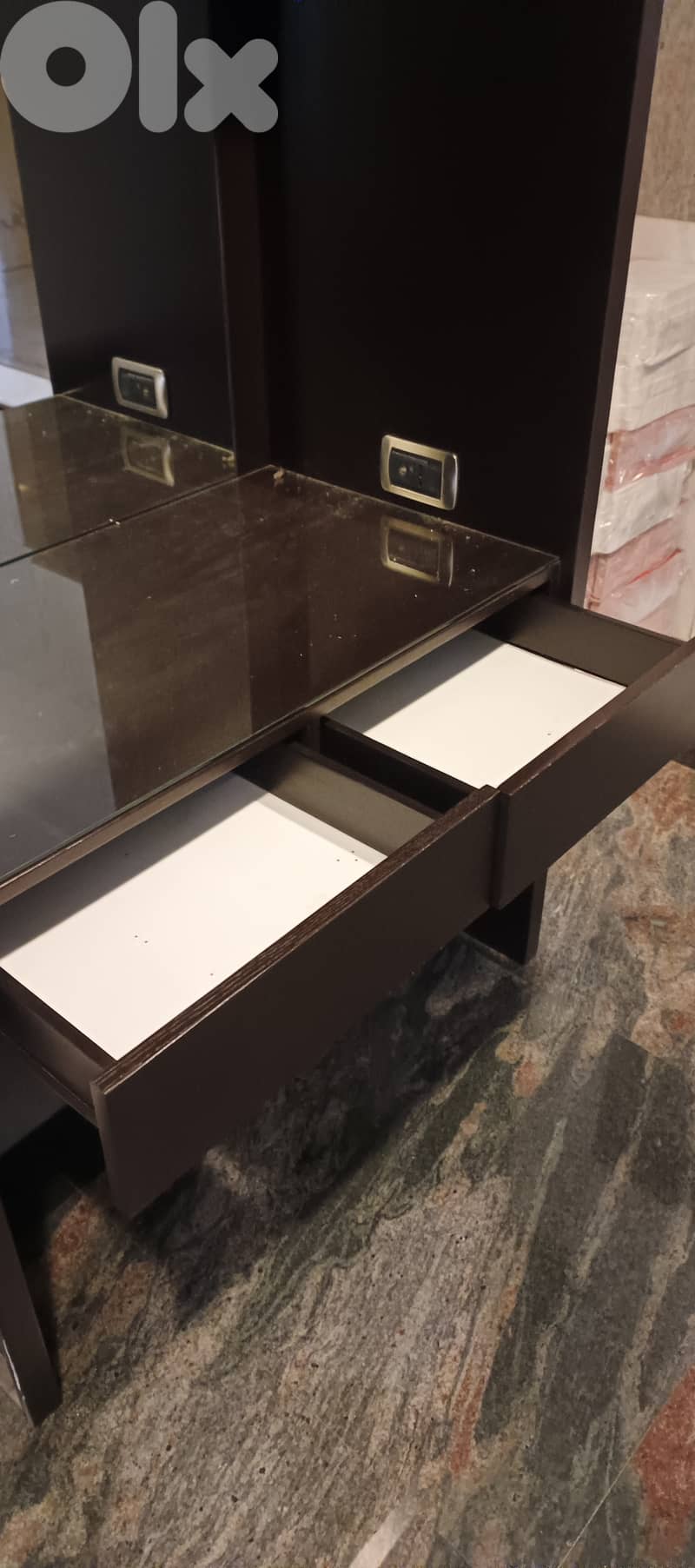 makeup table, dressing unit 1