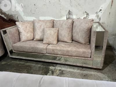 طقم كنبايات خشب بوندي اسفنج إكسترا قماش نبك تركي شبه جديد مع طاولة