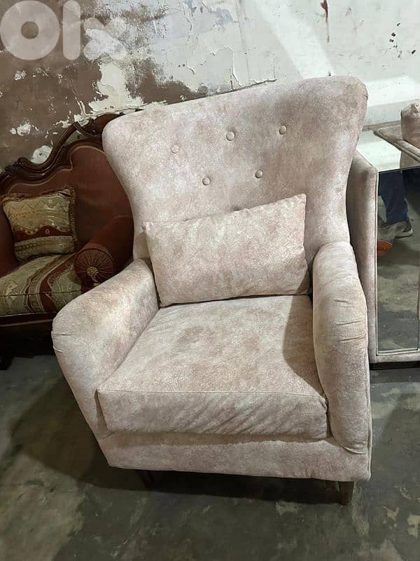 طقم كنبايات خشب بوندي اسفنج إكسترا قماش نبك تركي شبه جديد مع طاولة 2