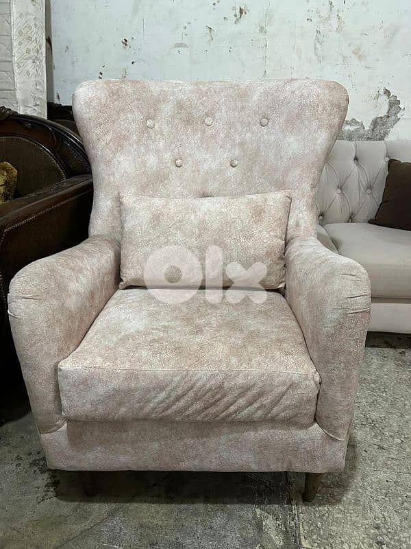 طقم كنبايات خشب بوندي اسفنج إكسترا قماش نبك تركي شبه جديد مع طاولة 3