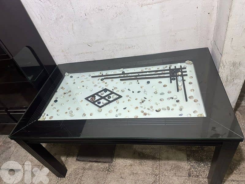 طاولة مع ست كراسي مودرن شبه جديدة وج قزاز سميك 5