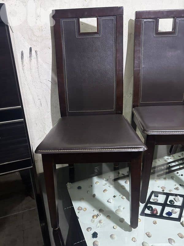 اوضة سفرة مودرن ست كراسي كتير مرتبة ونظيفة 2