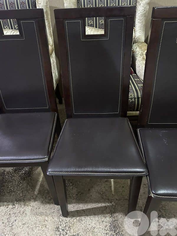 اوضة سفرة مودرن ست كراسي كتير مرتبة ونظيفة 7