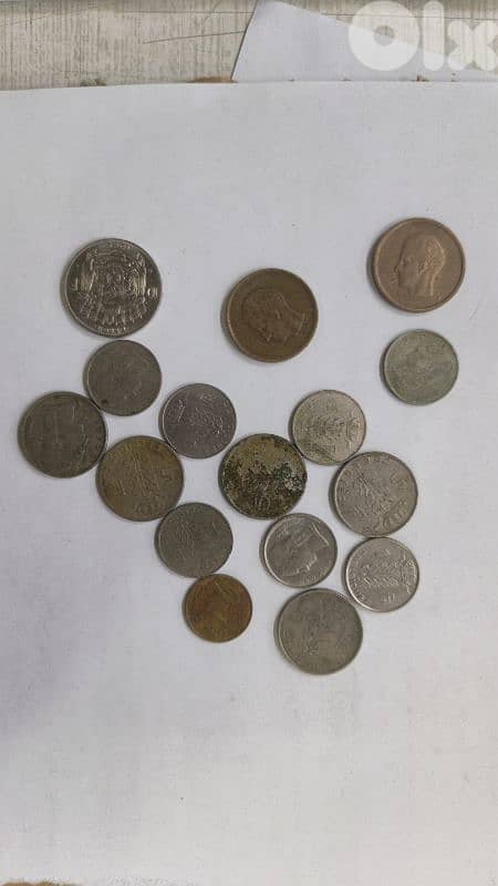 300 حبة اوروبي مشكل فقط ب 250$ يوجد تواريخ قديمة 3