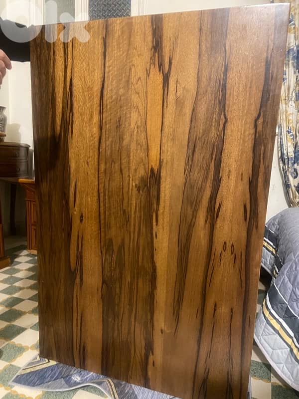 ‏طاولة نص 3