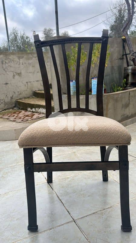 metalic tbl and chairs  طاولة و كراسي فيرفورجيه 2