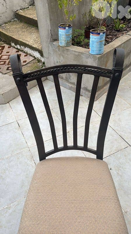 metalic tbl and chairs  طاولة و كراسي فيرفورجيه 3