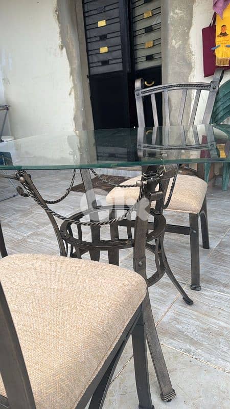 metalic tbl and chairs  طاولة و كراسي فيرفورجيه 6