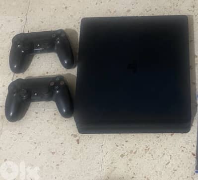 PS4 with 2 joysticks and CDs
