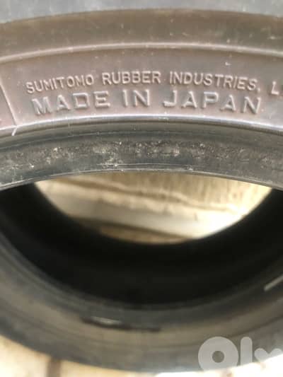 3دواليب دنلوب ياباني بحالةجيدة ١٦/٧٠/٢١٥