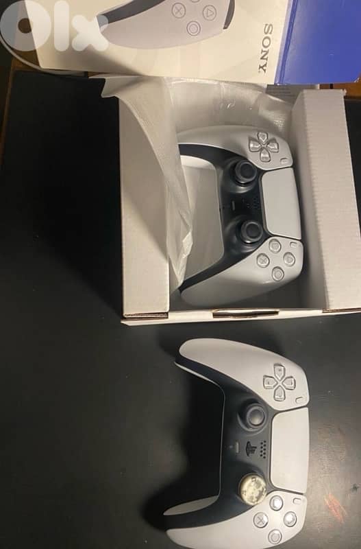 ps5+2 controller+2cds ps4 2